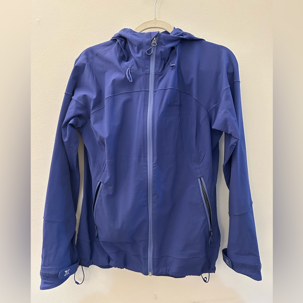 Kathmandu Outdoor water-repellent soft shell hooded jacket